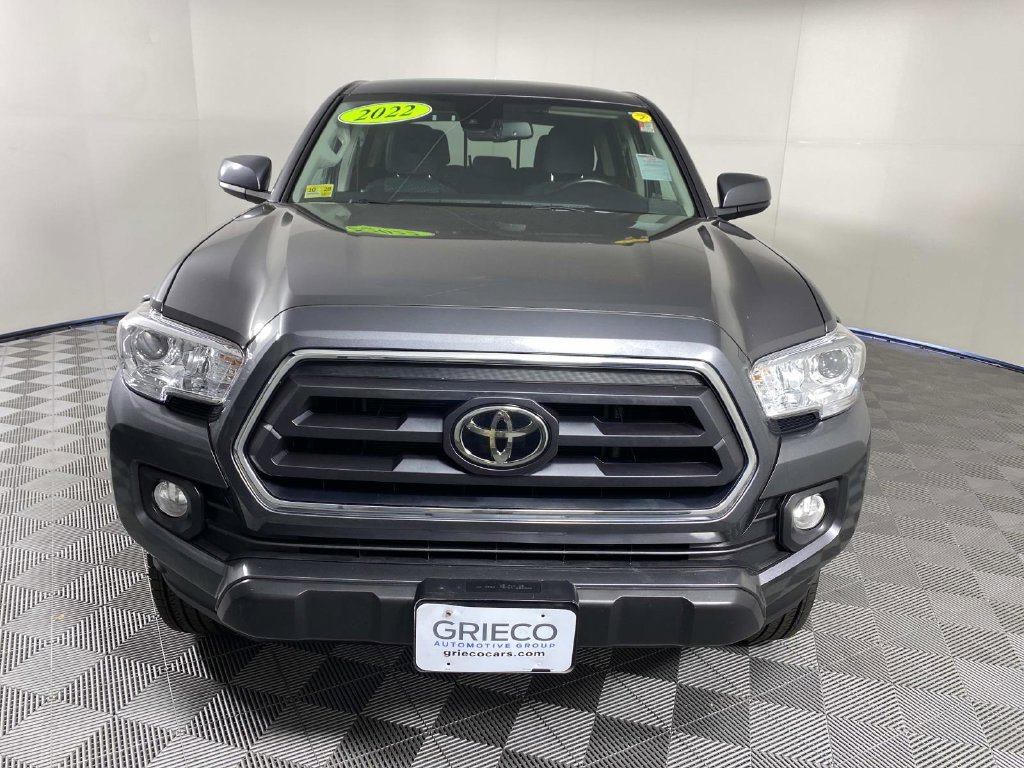 Used 2022 Toyota Tacoma SR5 AWD/4WD image 3