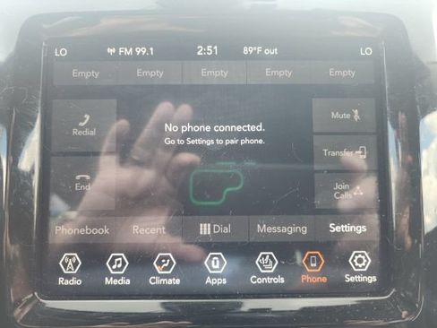 Used 2019 Jeep Cherokee Limited FWD image 10