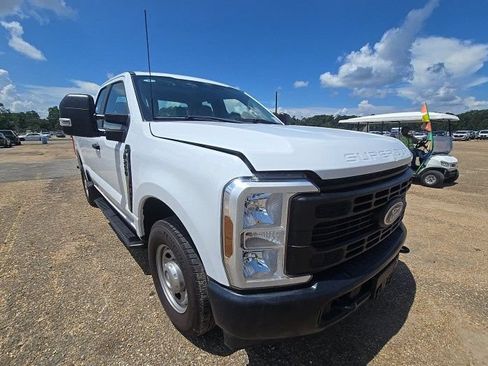 Used 2024 Ford F250 XL RWD image 1