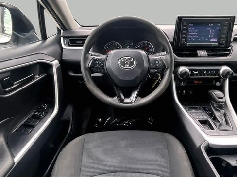 Used 2021 Toyota RAV4 LE AWD/4WD image 6
