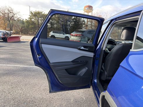 Certified 2023 Volkswagen Taos SE w/ Panoramic Sunroof Package image 23