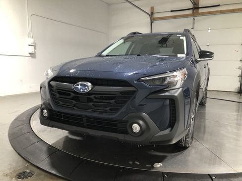 Used 2023 Subaru Outback Premium image 3