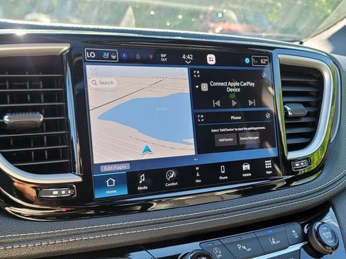 New 2027 Chrysler Pacifica Limited w/ Family Tech Group AWD/4WD image 32