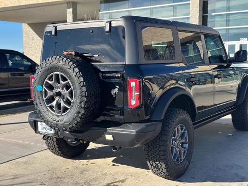 New 2025 Ford Bronco Badlands image 24