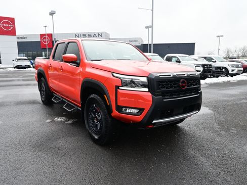 Certified 2025 Nissan Frontier PRO-4X w/ Interior Protection Package image 2