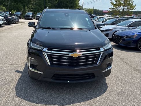 Used 2023 Chevrolet Traverse LT FWD image 7