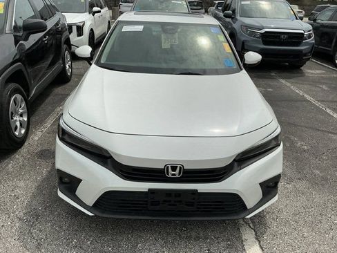 Used 2023 Honda Civic Touring image 4