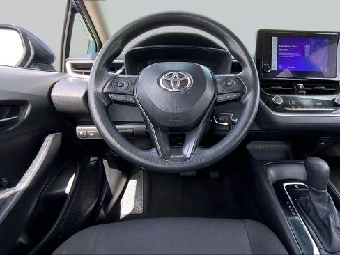 Used 2025 Toyota Corolla LE FWD image 6