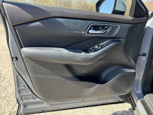 Used 2023 Nissan Rogue Platinum w/ Platinum Premium Package image 23