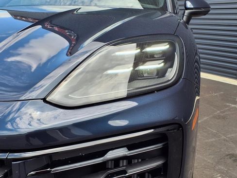 Certified 2025 Porsche Cayenne image 34