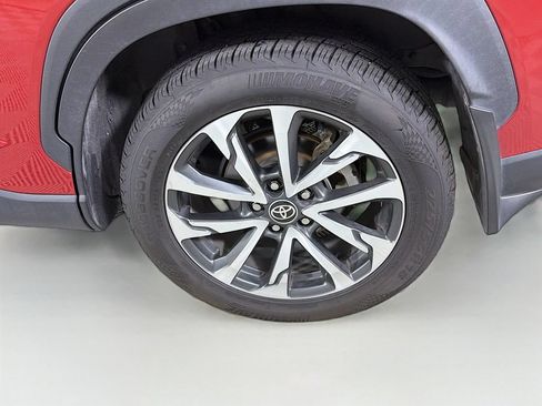 Used 2022 Toyota Corolla Cross XLE w/ Convenience Package FWD image 33