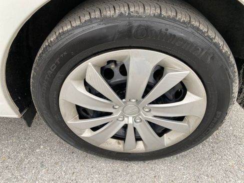 Used 2023 Subaru Impreza 2.0i image 10