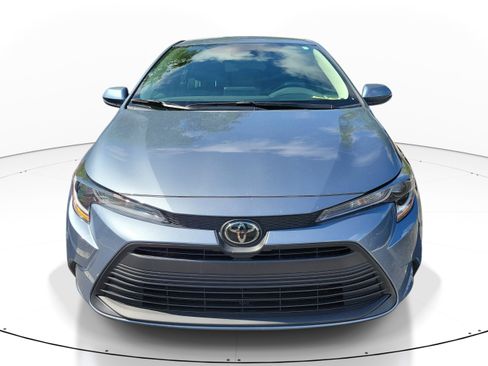 Used 2026 Toyota Corolla LE FWD image 2
