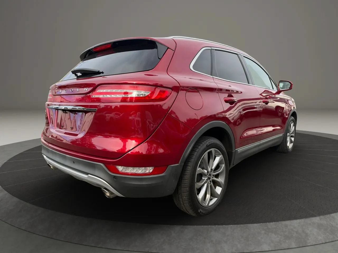 Used 2019 Lincoln MKC Select w/ Select Plus Package AWD/4WD image 5