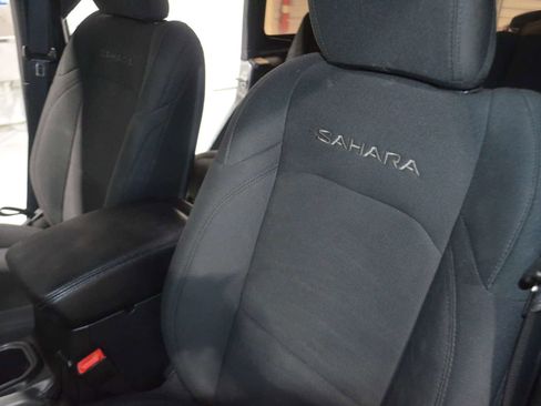Used 2018 Jeep Wrangler Unlimited Sahara image 14