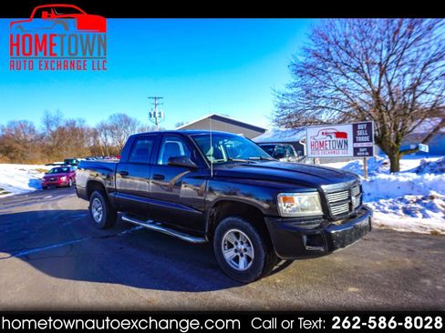 Used 2011 Dodge Dakota 4WD Crew Cab SXT image 1