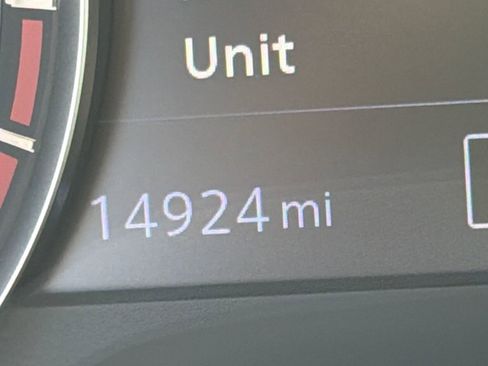 Used 2022 Nissan Titan S image 22