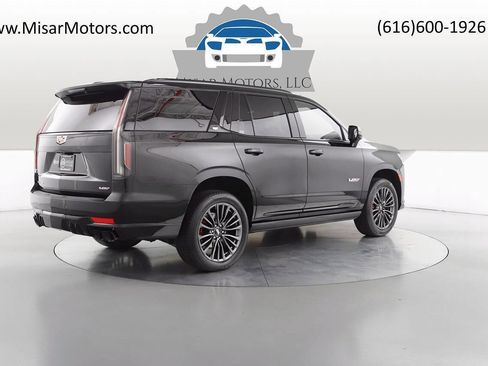 Used 2023 Cadillac Escalade V image 3