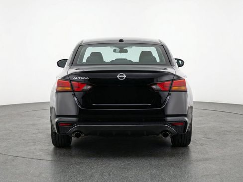 Used 2025 Nissan Altima 2.5 SV FWD image 7