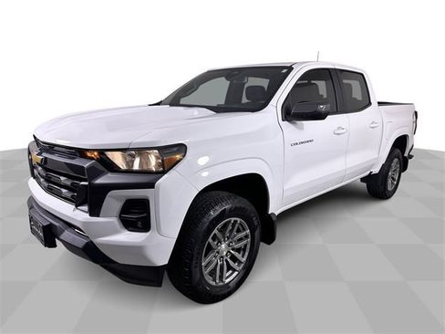 Used 2024 Chevrolet Colorado LT w/ LT Convenience Package II image 1