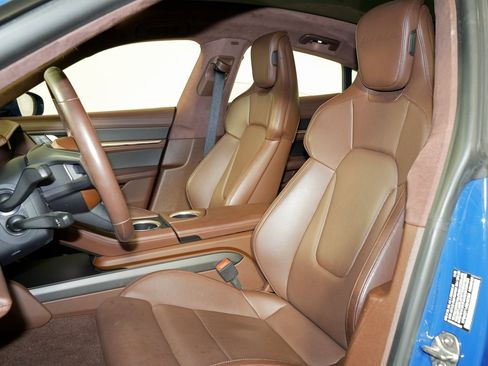 Used 2024 Porsche Taycan Turbo S image 5