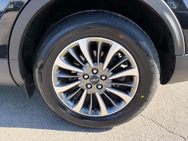 Used 2020 Lincoln Nautilus Premier w/ Equipment Group 101A AWD/4WD image 31