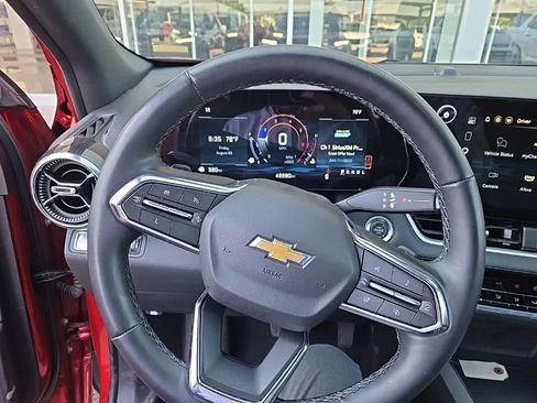Used 2025 Chevrolet Equinox LT w/ Convenience Package II FWD image 11