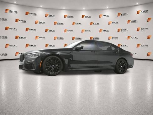 Used 2022 BMW 740i w/ M Sport Package RWD image 54