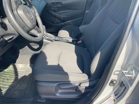 Used 2022 Toyota Corolla LE w/ Carpet Mat Package (TMS) image 16
