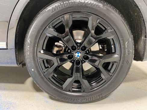 Certified 2024 BMW X7 xDrive40i w/ Premium Package image 27