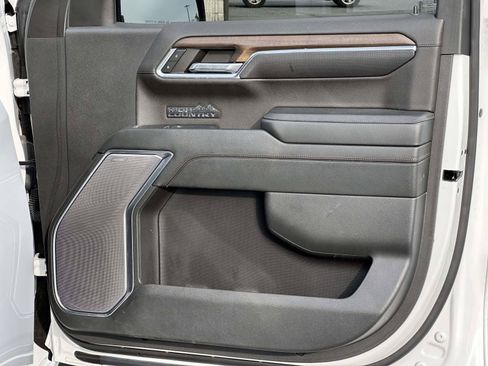 Used 2024 Chevrolet Silverado 1500 High Country AWD/4WD image 8