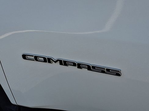 Used 2025 Jeep Compass Limited AWD/4WD image 19