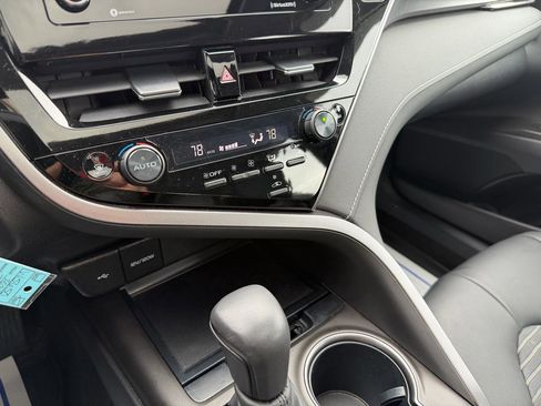 Used 2023 Toyota Camry SE w/ Cold Weather Package image 17