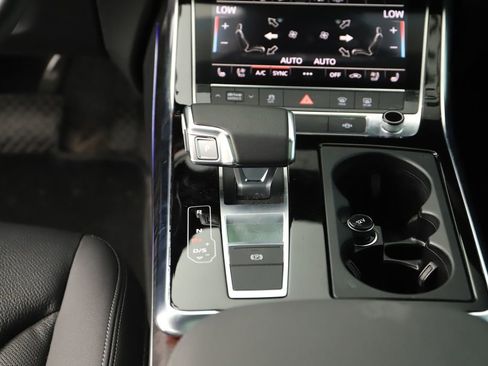Used 2022 Audi Q8 Premium Plus AWD/4WD image 17
