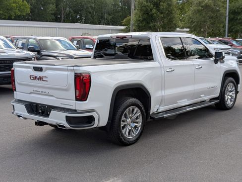 Used 2023 GMC Sierra 1500 Denali w/ Technology Package AWD/4WD image 3