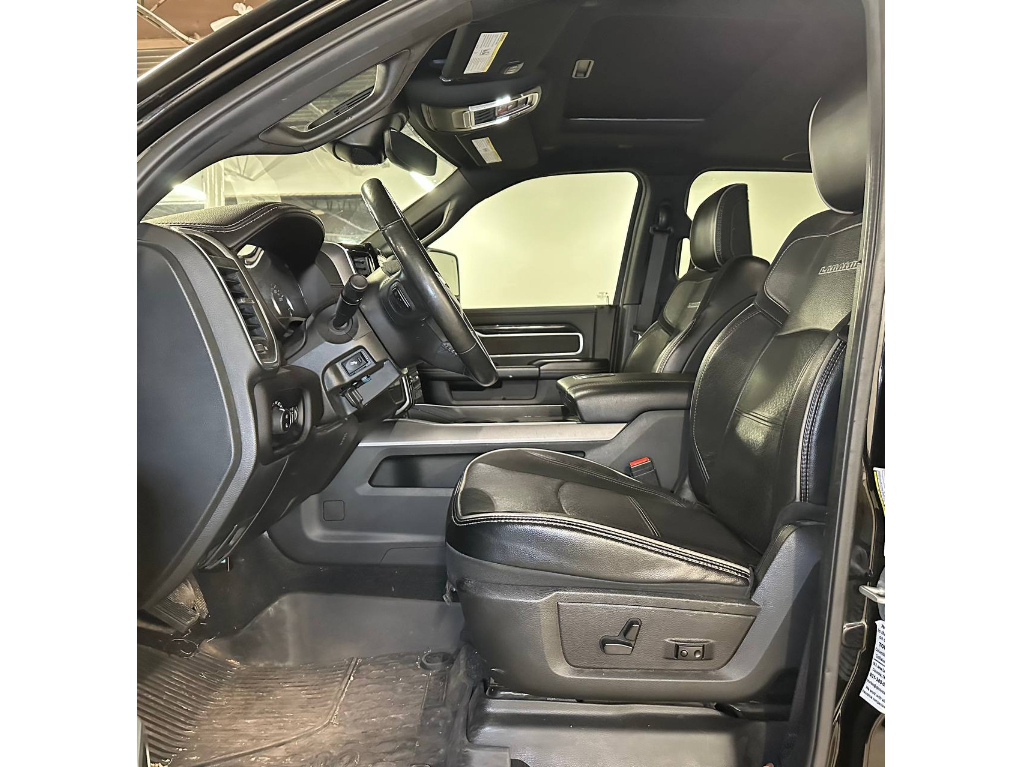 Used 2023 RAM 3500 Laramie AWD/4WD image 27
