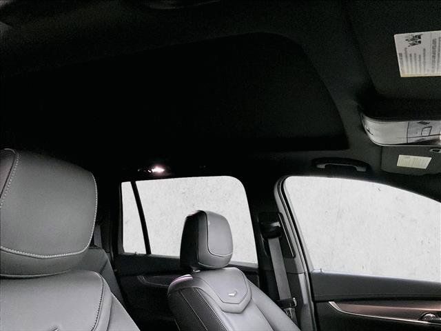 Certified 2025 Cadillac XT6 Luxury FWD image 17
