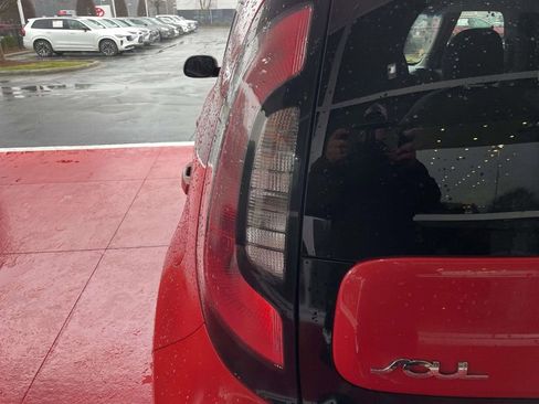 Used 2016 Kia Soul + w/ Audio Package image 17