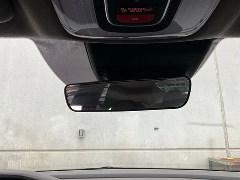 Used 2025 Hyundai Elantra SEL image 17