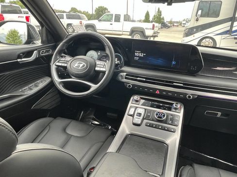 Used 2025 Hyundai Palisade Calligraphy image 17