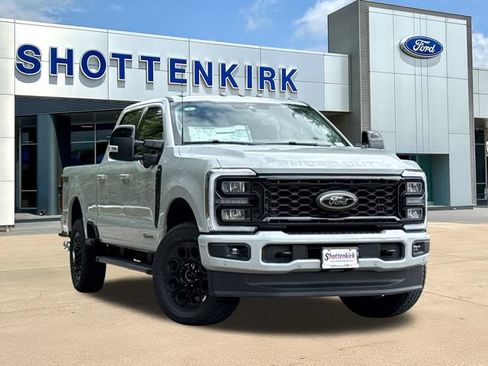 New 2026 Ford F250 Lariat w/ Black Appearance Package AWD/4WD image 1