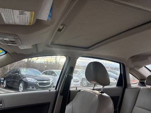 Used 2011 Ford Focus SEL w/ 301A Rapid Spec Order Code image 16