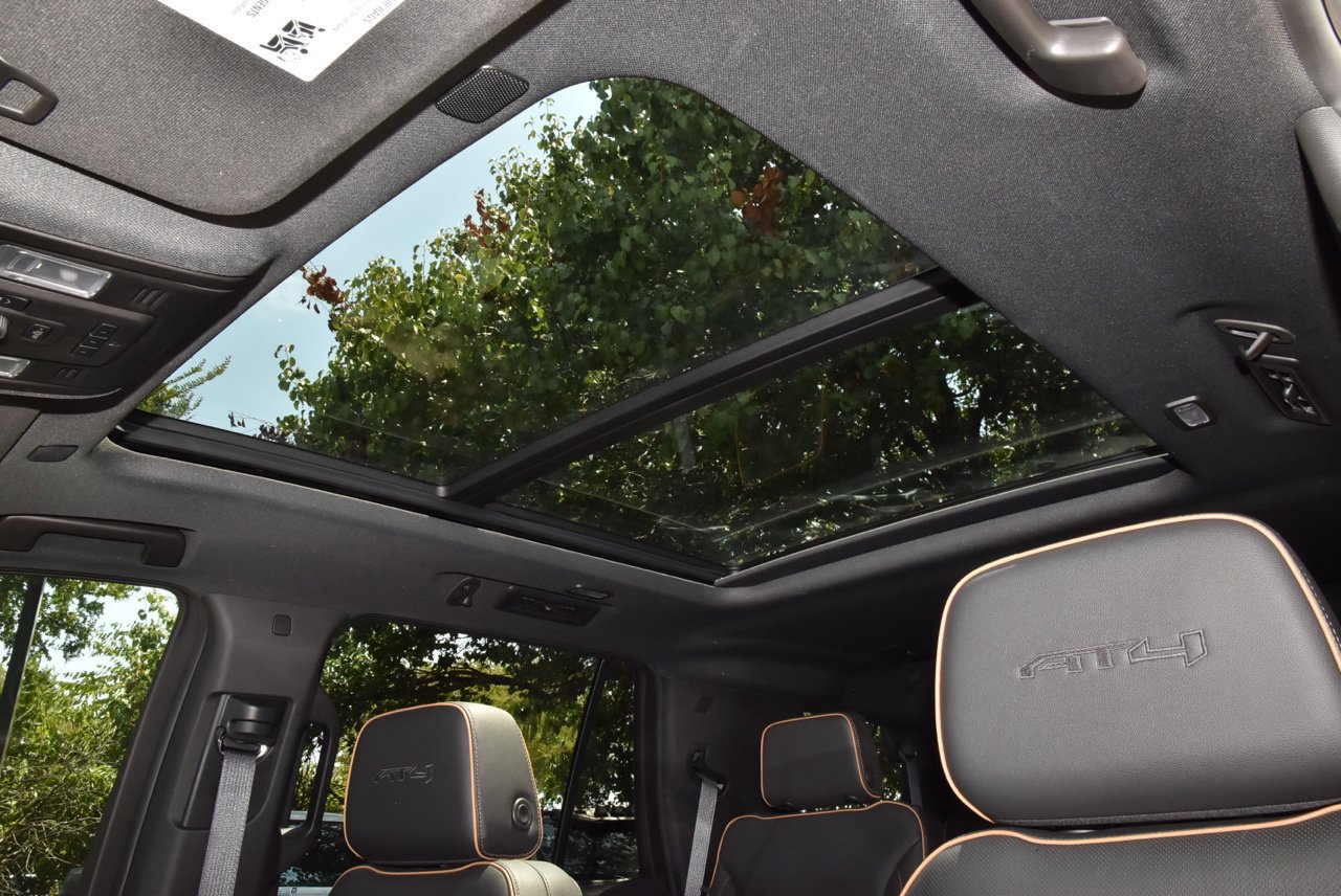 Used 2024 GMC Yukon AT4 w/ Technology Package AWD/4WD image 34