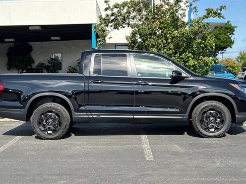 New 2025 Honda Ridgeline TrailSport+ image 3