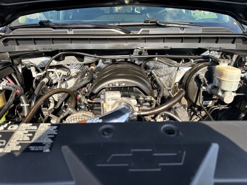 Used 2017 Chevrolet Silverado 1500 LTZ Z71 w/ LTZ Plus Package AWD/4WD image 31