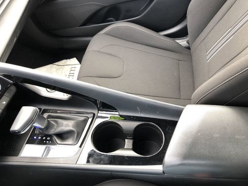 Used 2023 Hyundai Elantra SEL w/ Convenience Package image 16