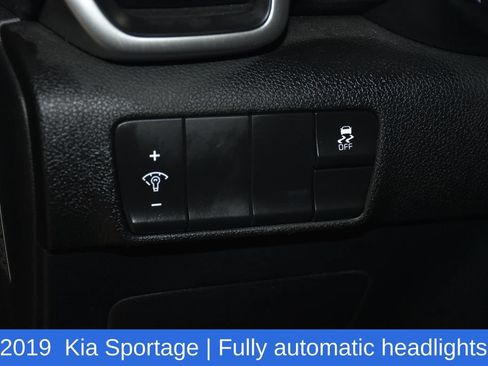 Used 2019 Kia Sportage LX FWD image 9