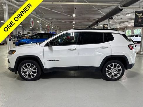 Used 2022 Jeep Compass Latitude AWD/4WD image 2