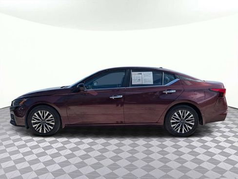 Used 2024 Nissan Altima 2.5 SV image 6