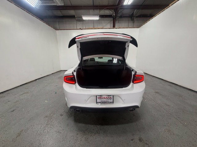 Used 2022 Dodge Charger R/T w/ Blacktop Package RWD image 9